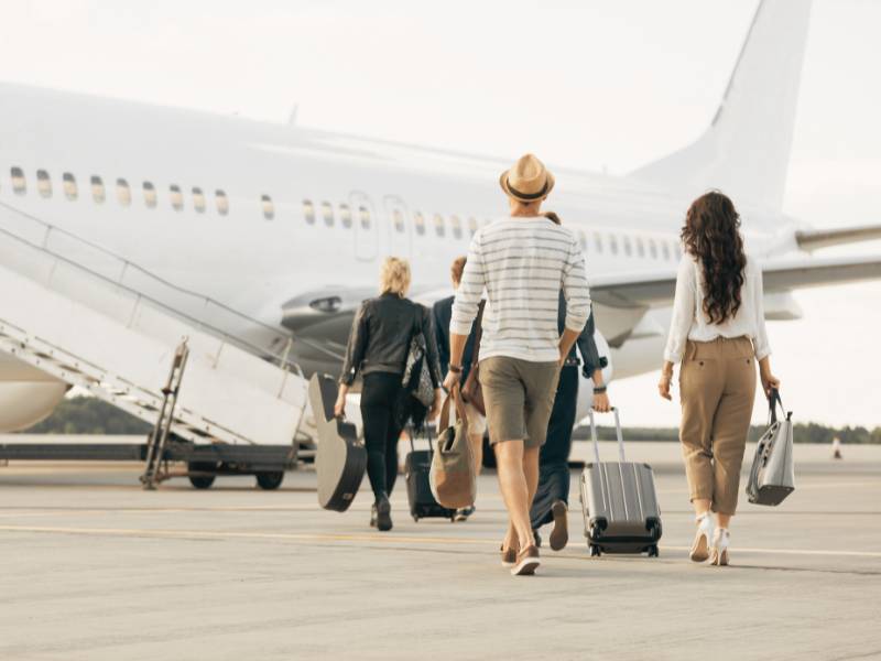6 Tips para viajar en avión: qué llevar, ropa y buenas prácticas 3 ropa cómoda